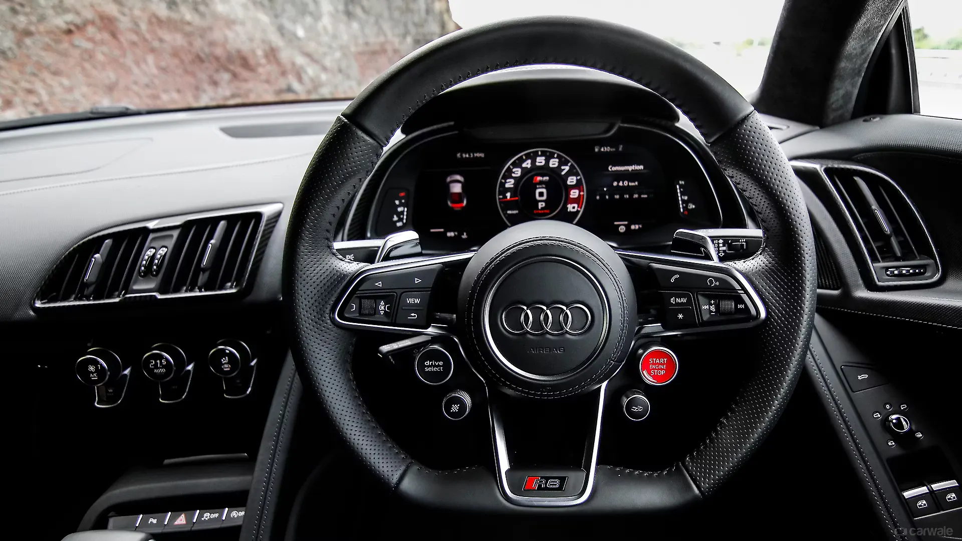 Audi_R8 View 2